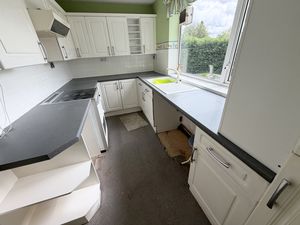 Kitchen- click for photo gallery